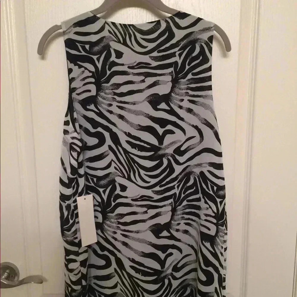 BNWT Reaction-Kenneth Cole zebra print top  sz 10 - Picture 2 of 4